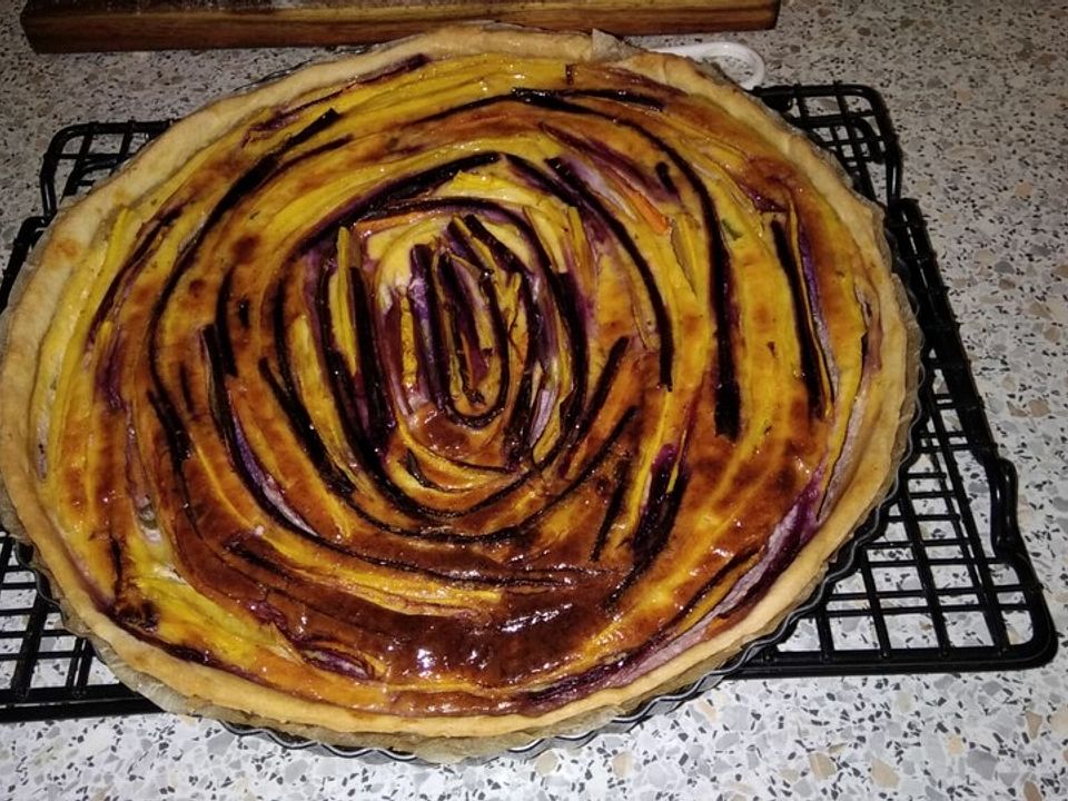Möhrentarte mit Käse von SandySkorpion| Chefkoch