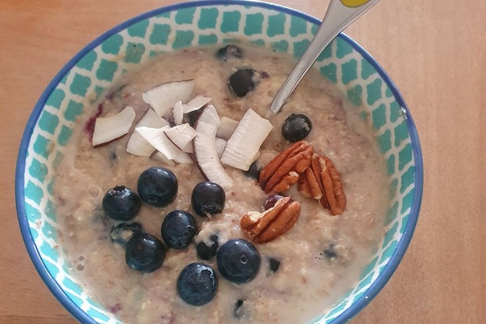 Porridge mit Heidelbeeren und Banane