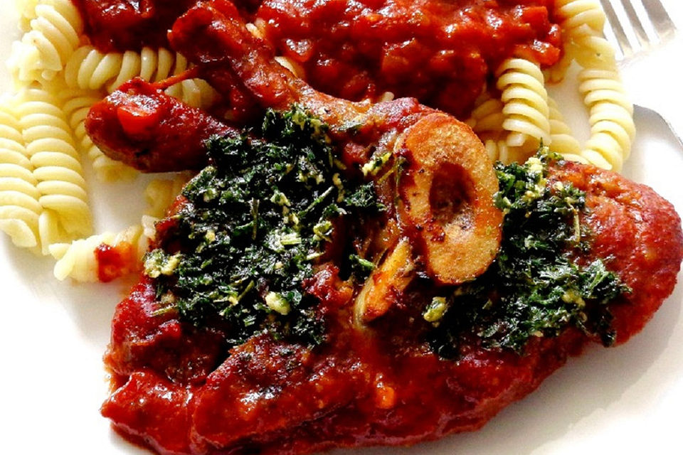 Ossobuco alla Milanese mit Weißwein-Tomatensauce