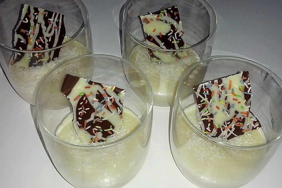 Weißer Schoko-Kokos-Pudding