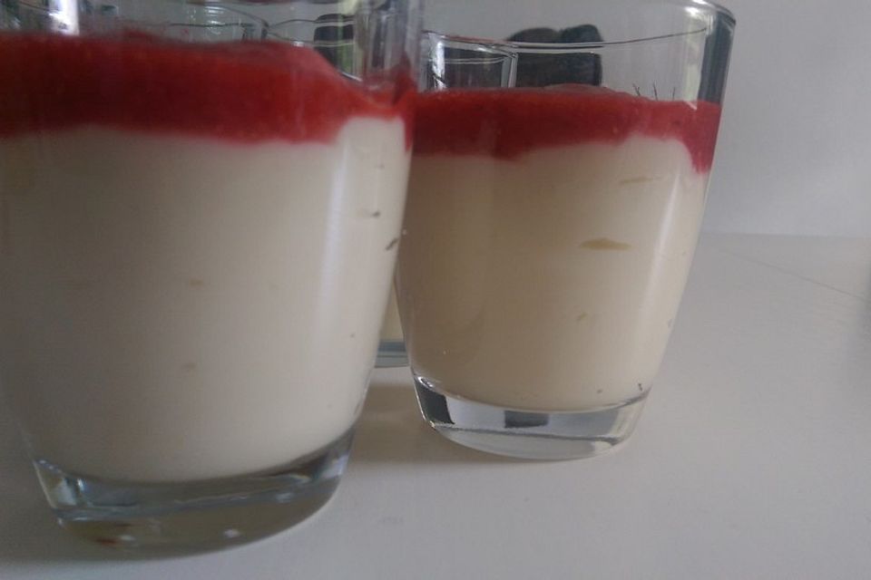 Weißer Schoko-Kokos-Pudding