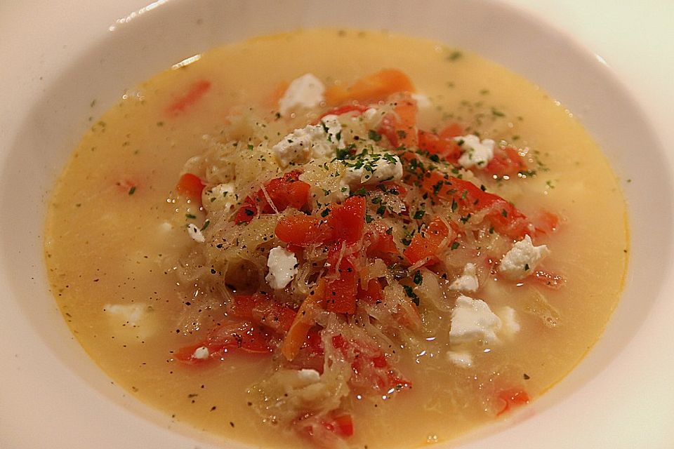 Sauerkraut - Paprika - Feta Suppe