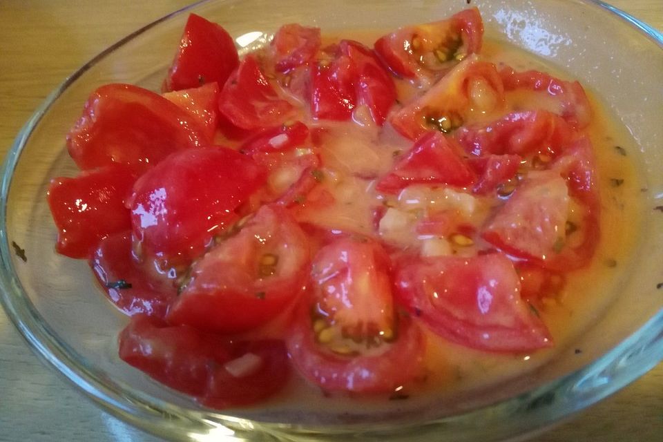 Ganz schneller Tomatensalat