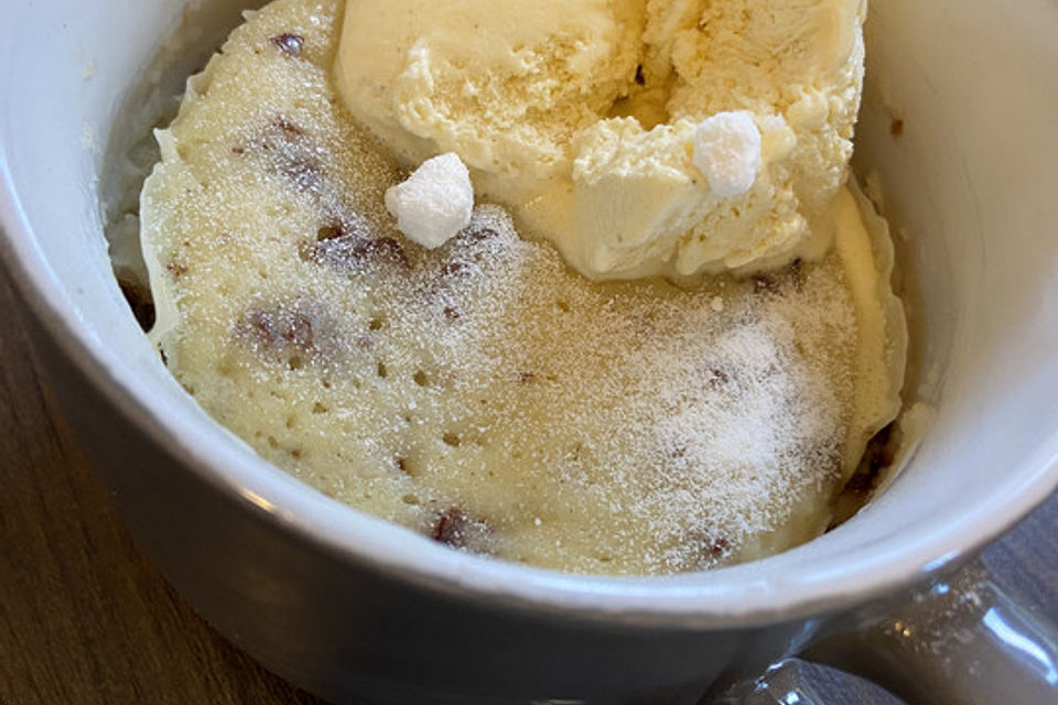 Saftiger Tassenkuchen mit Joghurt aus der Mikrowelle