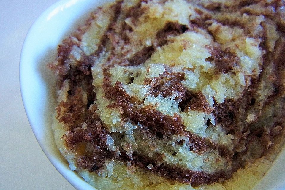 Saftiger Tassenkuchen mit Joghurt aus der Mikrowelle