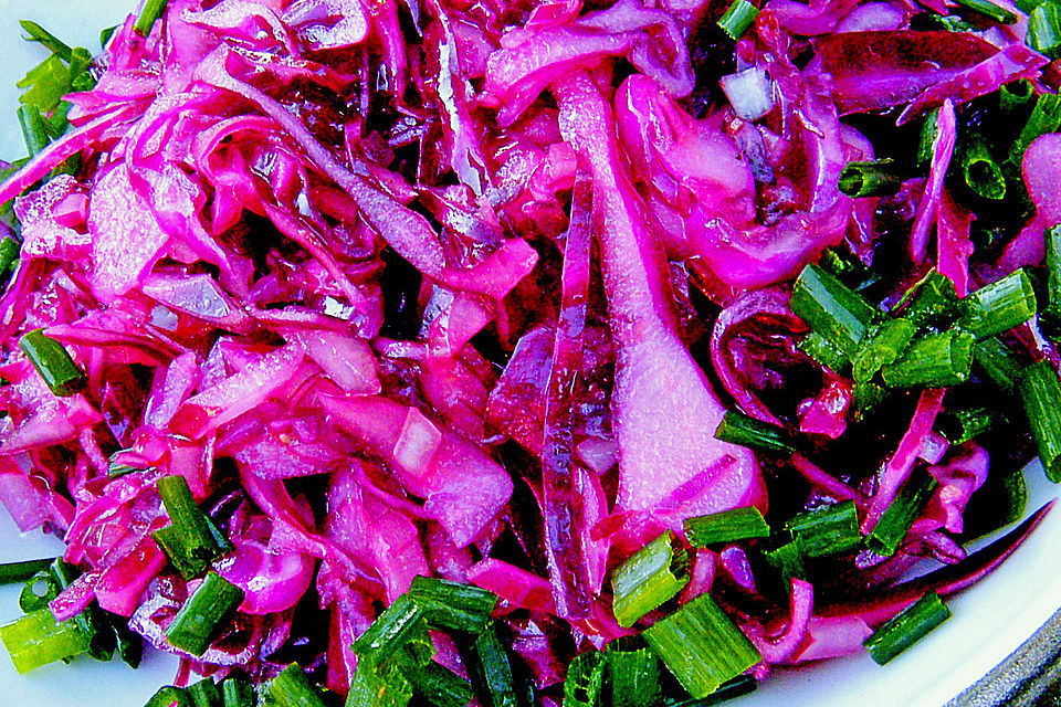 Rotkohlsalat mit Preiselbeeren