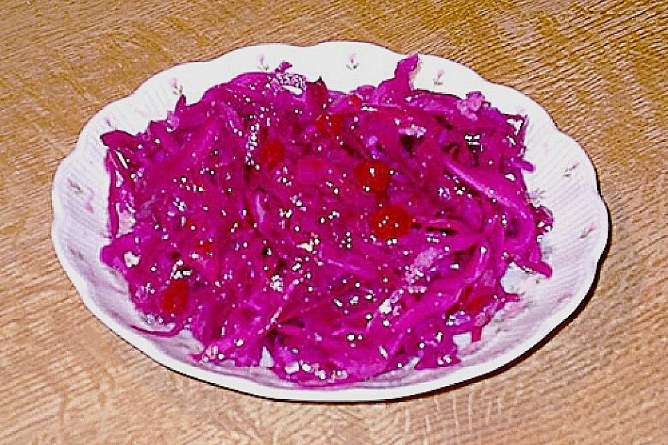 Rotkohlsalat mit Preiselbeeren