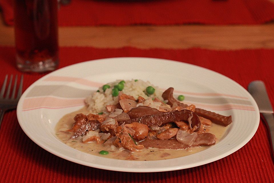 Vegetarische "Filetspitzen" Stroganoff mit Seitan und Pfifferlingen