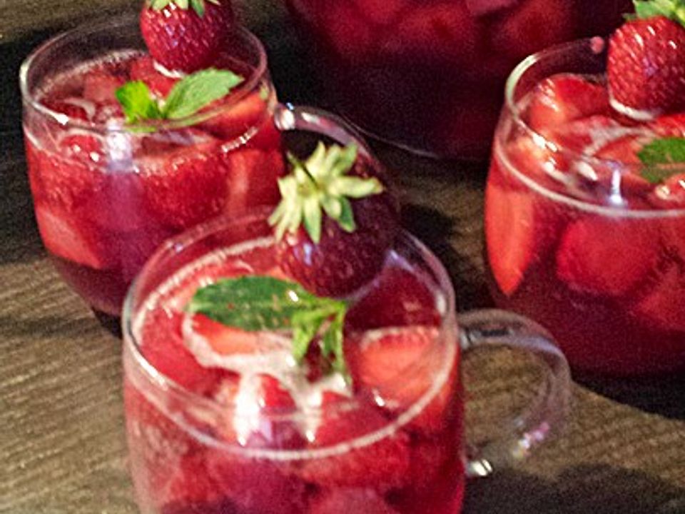 Erdbeerbowle mit Bier und Wein| Chefkoch
