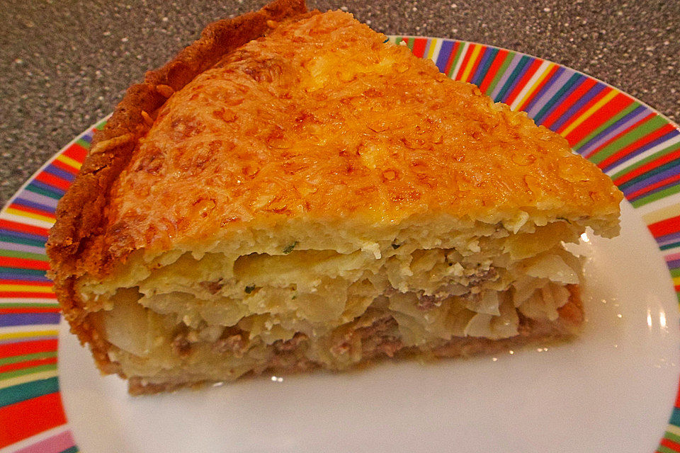 Jaromakohl-Hackfleischtorte mit Käse