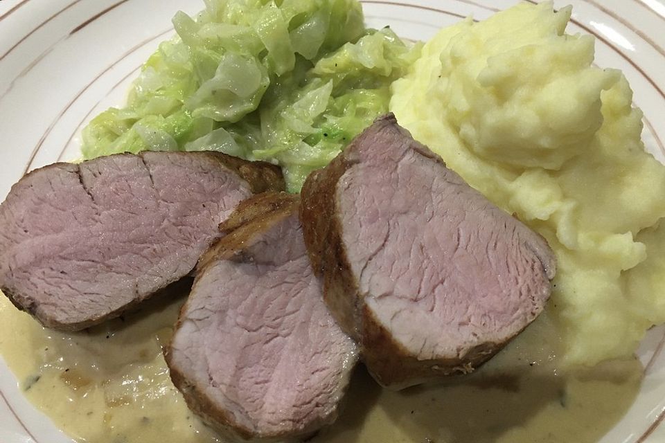 Schweinefilet mit Gorgonzola-Weißwein-Sauce