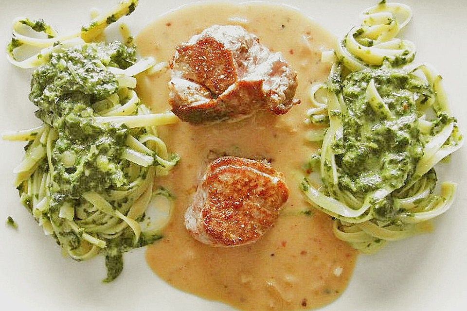 Gefülltes Schweinsfilet in zarter Senfsauce