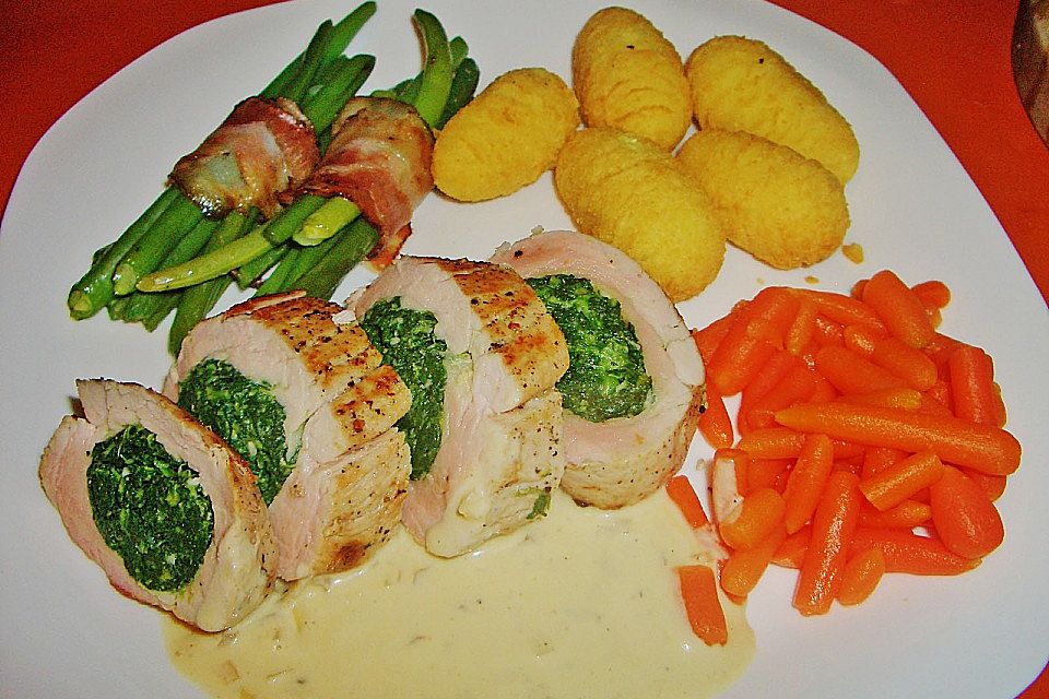 Gefülltes Schweinsfilet in zarter Senfsauce