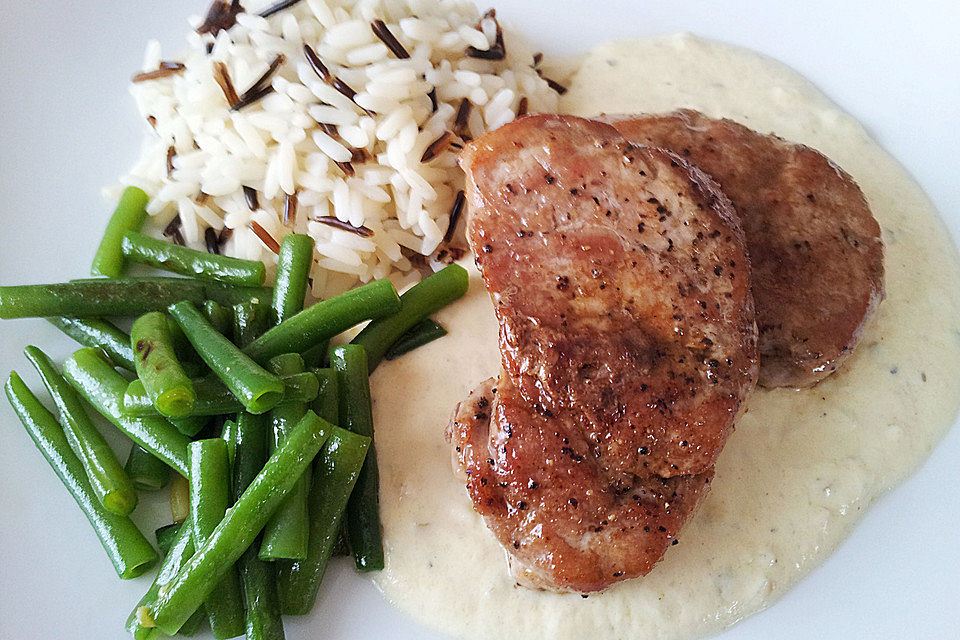 Gefülltes Schweinsfilet in zarter Senfsauce