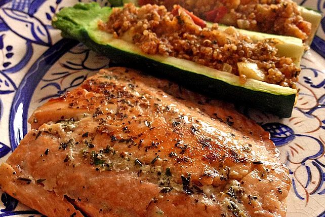 Lachs mit gefüllten Zucchini von lajoiedevivre| Chefkoch