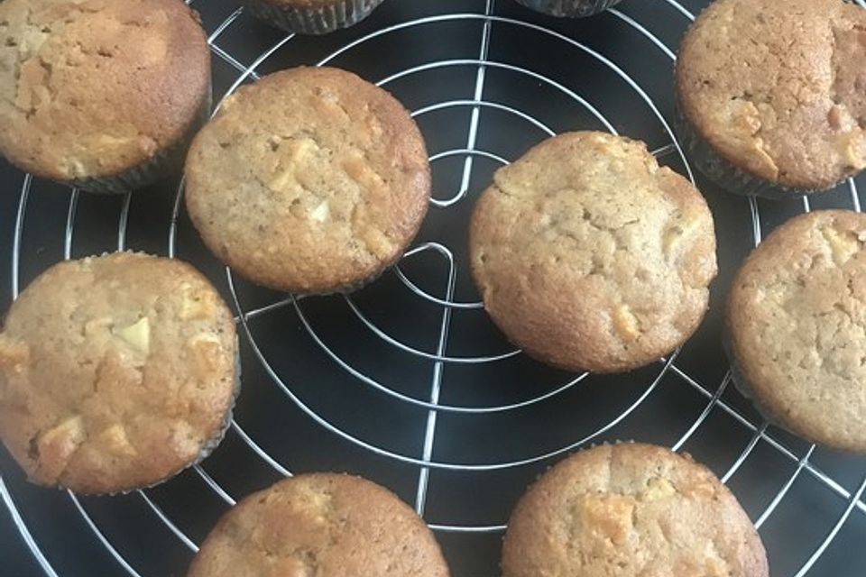 Apfelmuffins mit Joghurt und Mandeln