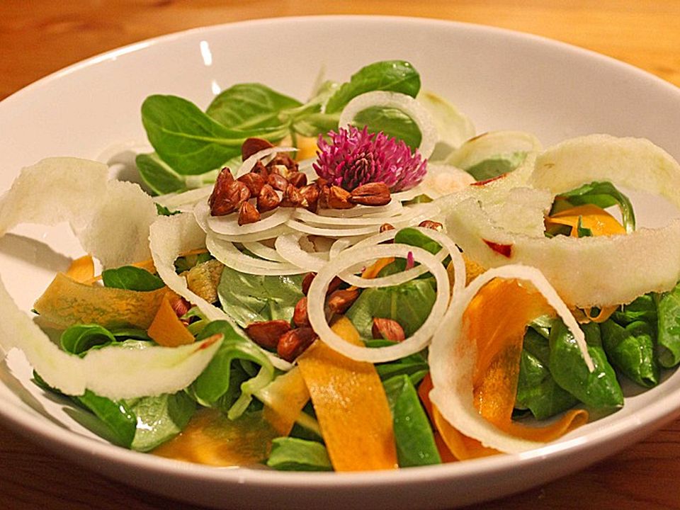 Bunter Herbstsalat mit Bucheckern von NinatheKraut| Chefkoch