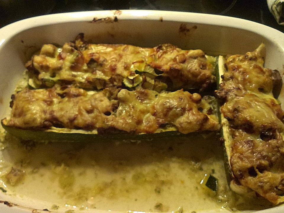 Gefüllte Zucchini mit Tofu und Stangensellerie von zi52tau| Chefkoch