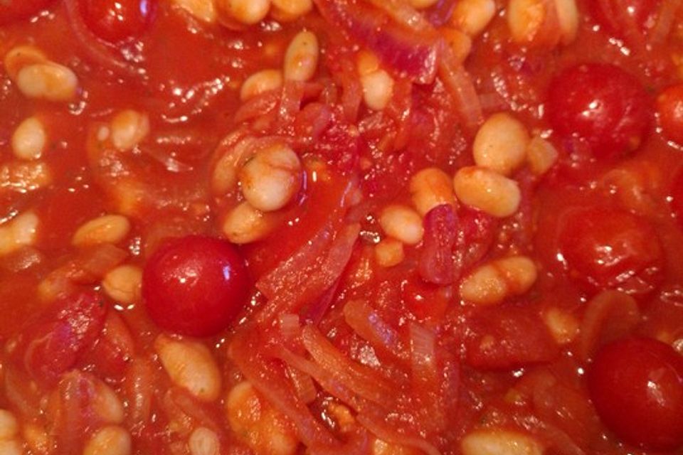 Geschmorte Riesenbohnen mit Cherrytomaten Geschmorte Riesenbohnen mit Cherrytomaten