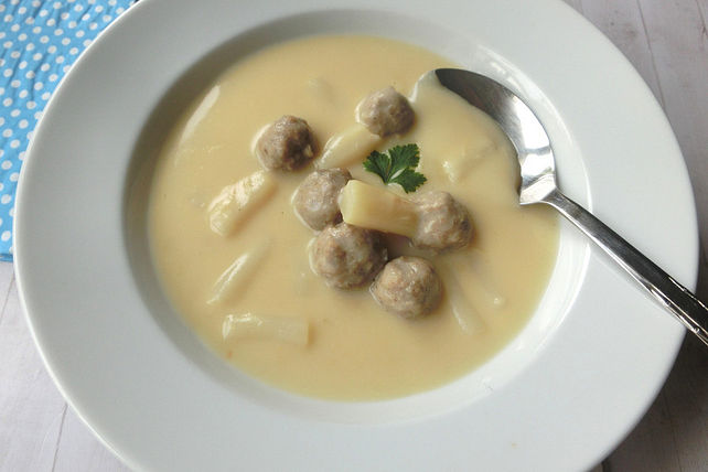 Spargelsuppe mit Hackfleischklößchen von mwacker| Chefkoch
