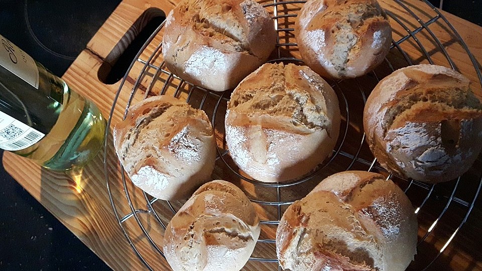 Einfache Malzbierbrötchen von Voll-Korn| Chefkoch