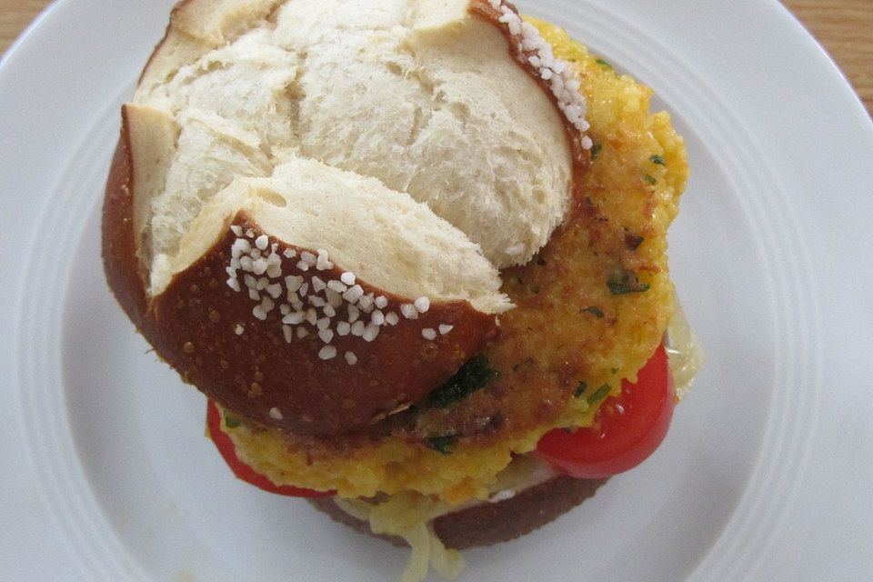 Vegetarische Couscous-Gemüse-Burger