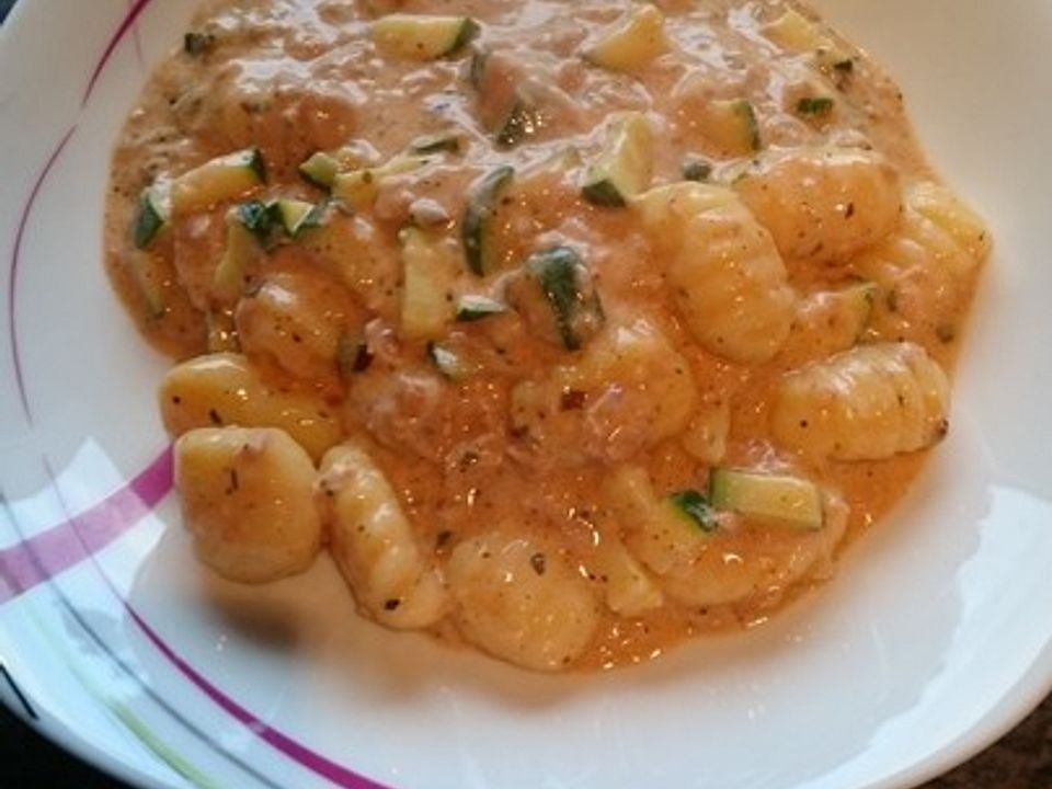 Gnocchi mit Thunfisch-Zucchinisauce von Mia_Maunz| Chefkoch