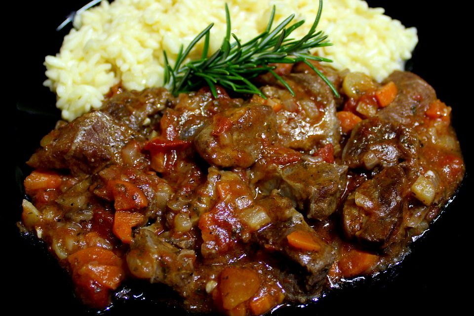 Mediterranes Ragout von der Kalbshaxe