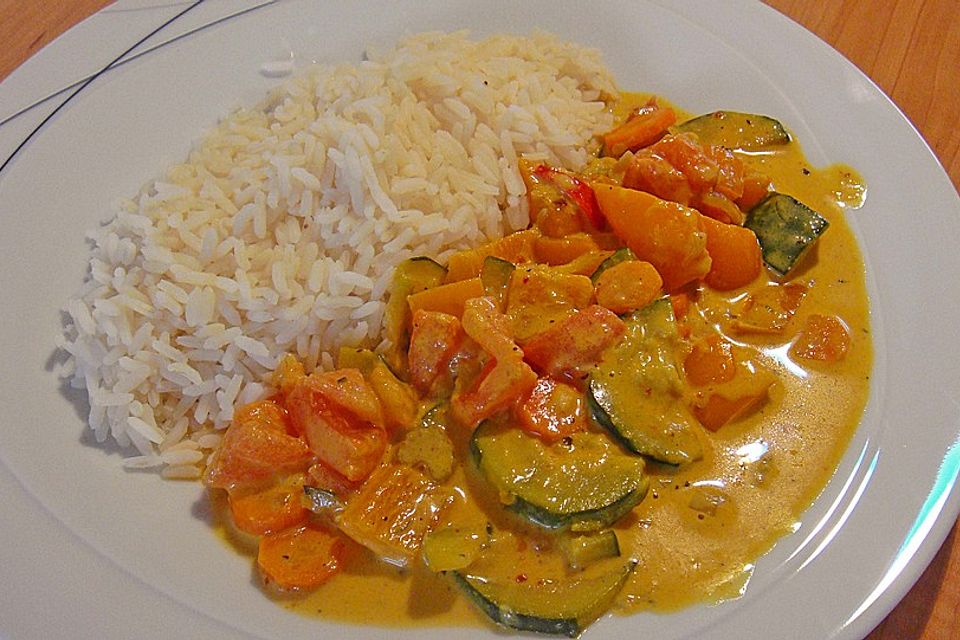 Gemüse-Kokosmilch-Curry mit Parmesan