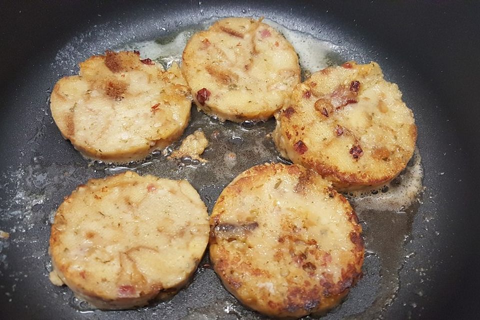 Emmentaler-Semmelknödel im Einmach-Glas