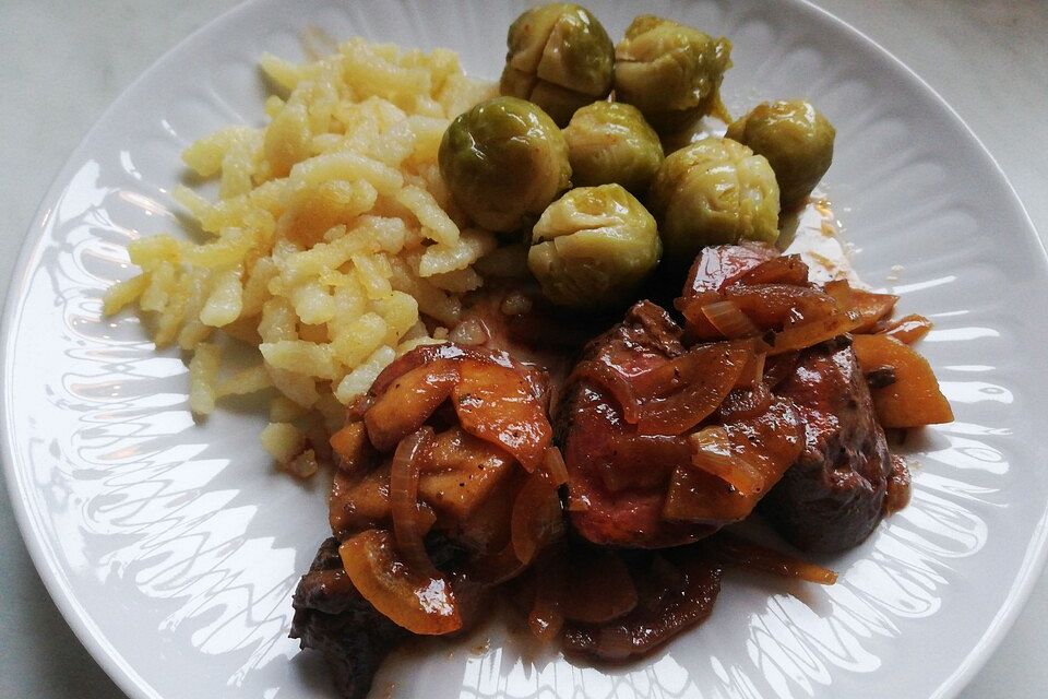 Wildschweinfilet mit Äpfeln und Calvados