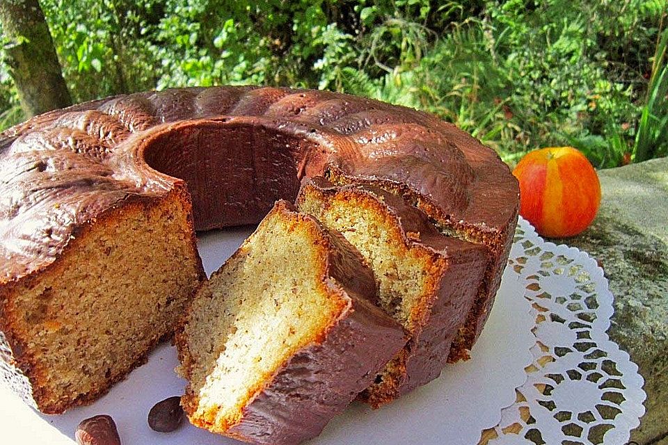 Apfel-Nuss-Rührkuchen mit Schokoguss