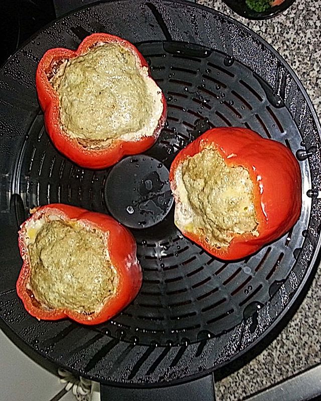 Gefüllte Paprika in Tomatensoße im Homecooker