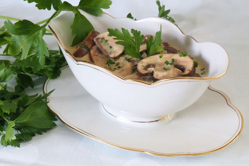 Cremige Champignonsauce mit Sahne