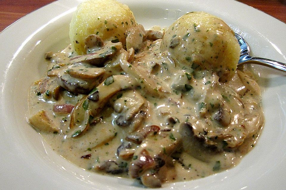 Cremige Champignonsauce mit Sahne