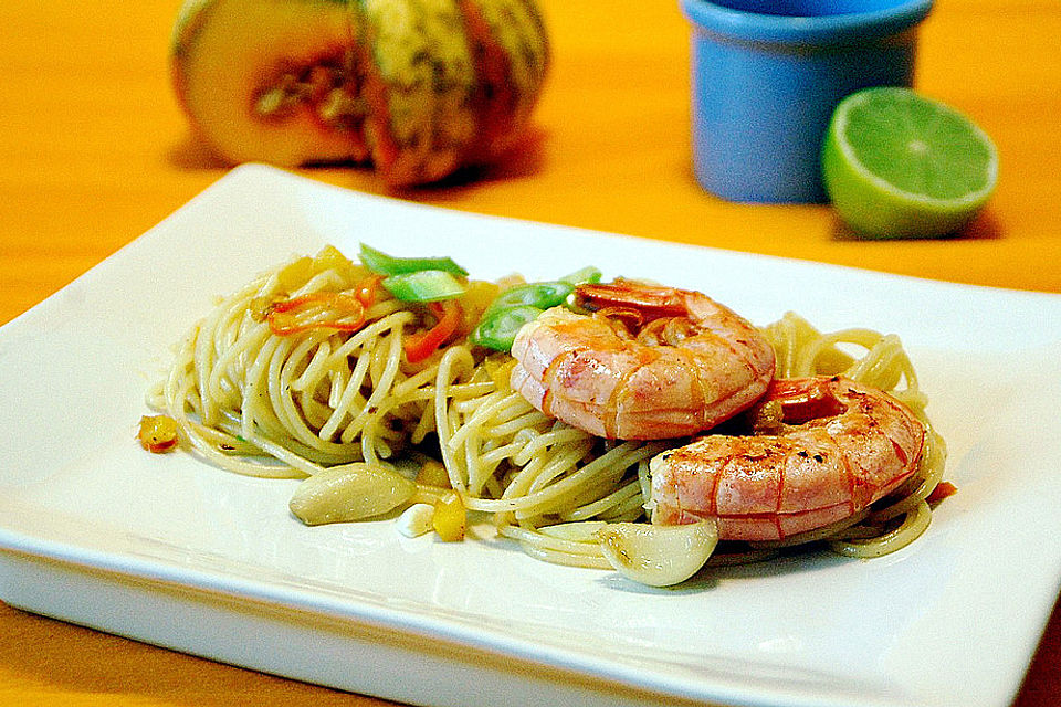 Spaghetti mit Kürbis, Limette und Garnelen