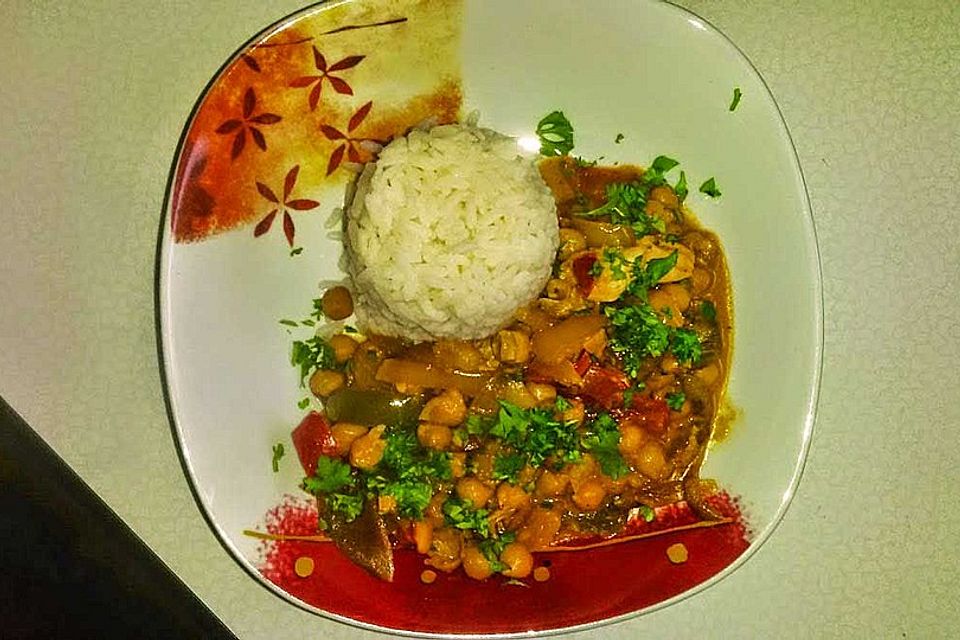 Marokkanisches Hähnchen mit Kichererbsen und Paprika