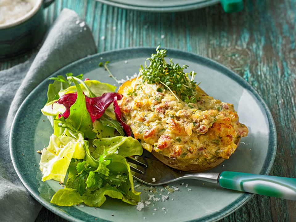 Gefüllte Ofenkartoffeln mit frischen Kräutern von mickyjenny| Chefkoch