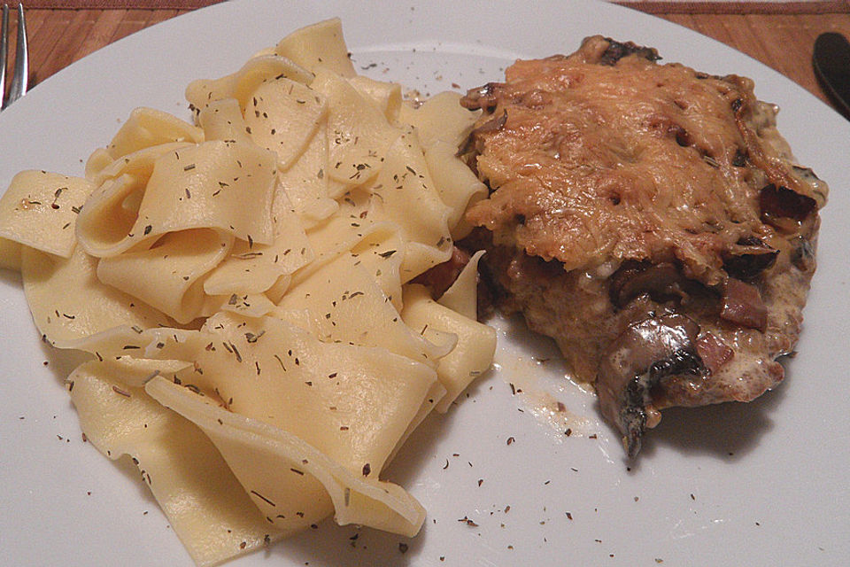 "Alte Schnitzel" - ein Auflauf mit Schnitzeln, Schinken und Champignons