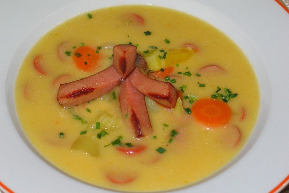 Gemüsesuppe mit Würstchen Gemüsesuppe mit Würstchen