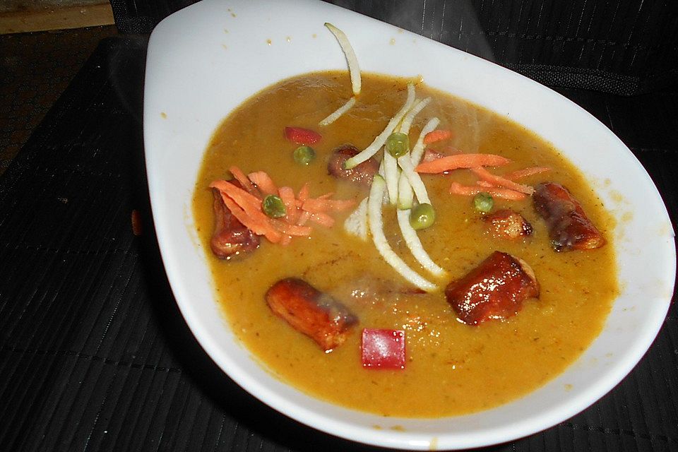 Gemüsesuppe mit Würstchen Gemüsesuppe mit Würstchen