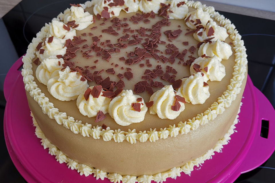 Omas Marzipantorte mit Nutella und Buttercreme