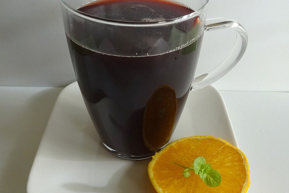 Glühwein mit Kirschsaft