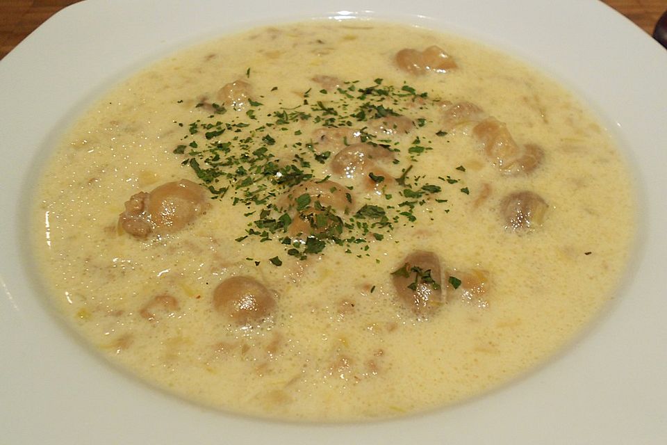 Käsesuppe mit Hackfleisch, Champignons und Lauch