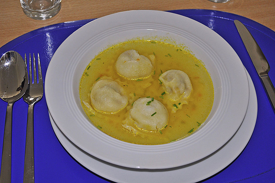 Ravioli in Gemüsebouillon