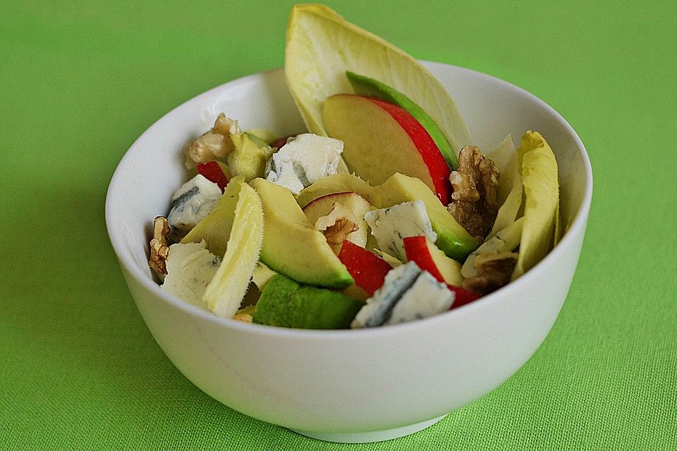 Chicoree-Avocado-Apfel-Salat