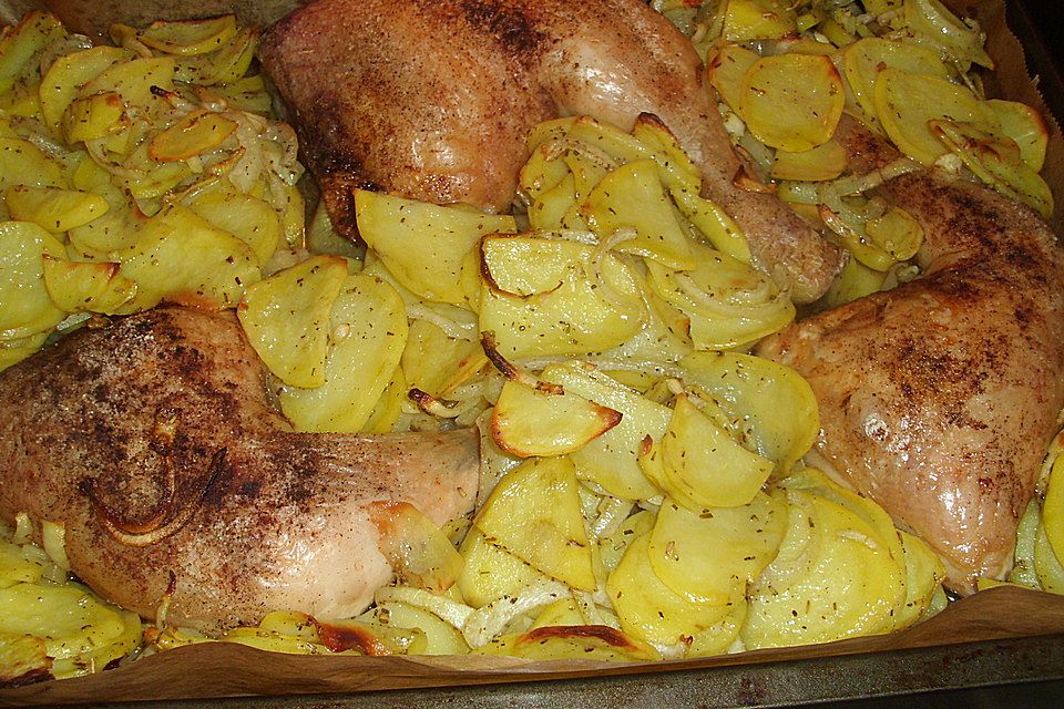 Hähnchenschenkel mit Kartoffeln und Knoblauch