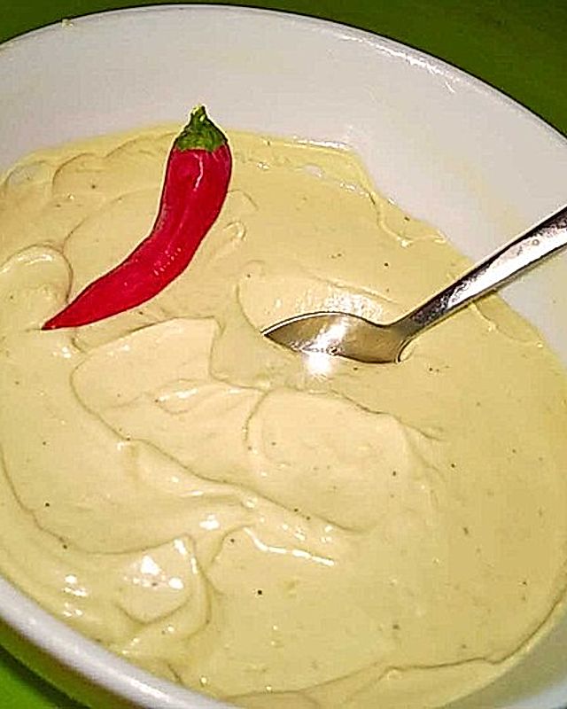 Erdnuss-Teriyaki-Dip mit Crème fraîche