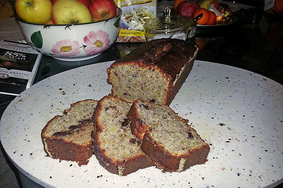 Birgits Bananenbrot mit Mandeln, Schokolade und Zimt