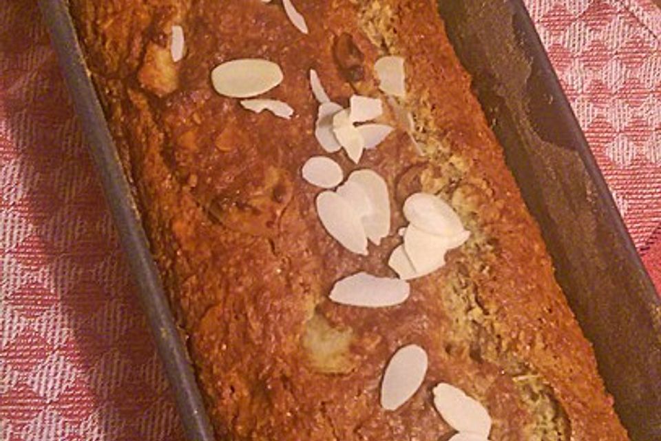 Raffiniertes Bananenbrot mit Mandel-Dinkel-Teig